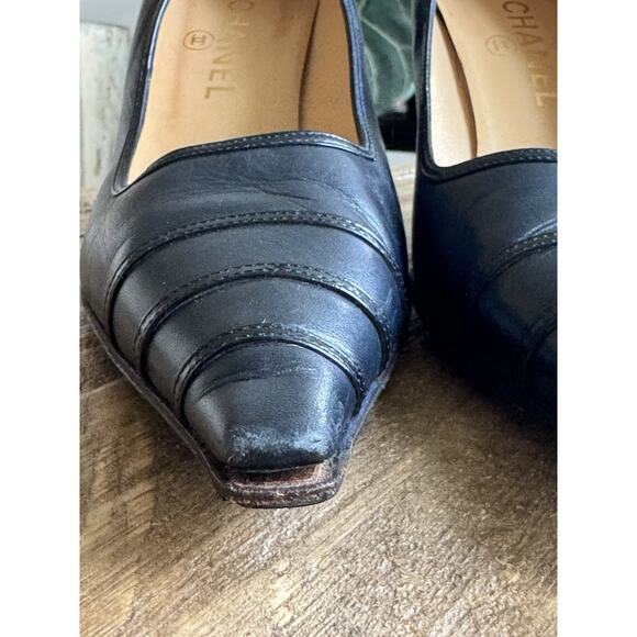 Vintage Chanel Navy Blue Heels Classic 735 40 9 US Point Toe Pumps Leather - Picture 3 of 15